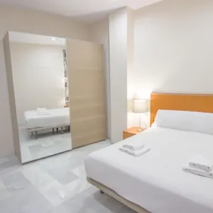 Rentalsevilla En Barrio Santa Cruz Con Parking Apartamento Sevilla